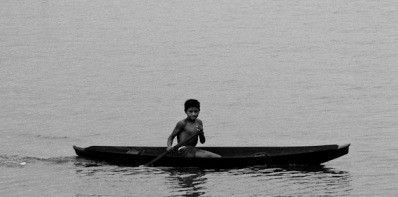 indian-kids-canoe-amazon-river.jpg