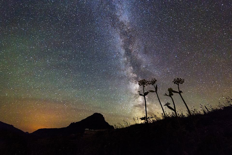50+ Absolutely Stunning Photos of the Milky Way Galaxy in the Sky