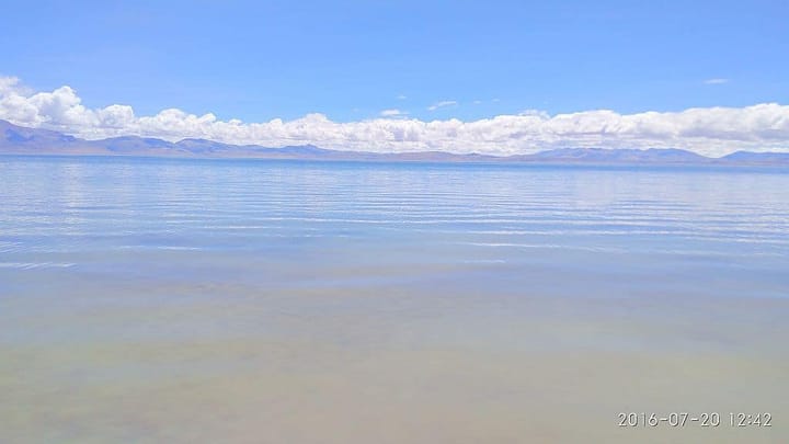 Dharma and Pollution – the Discarded Garments on the Banks of Mansarovar