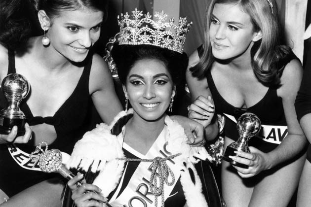 Miss World 1966 Reita Faria of India entertains US Troops in Vietnam along with Bob Hope (video)