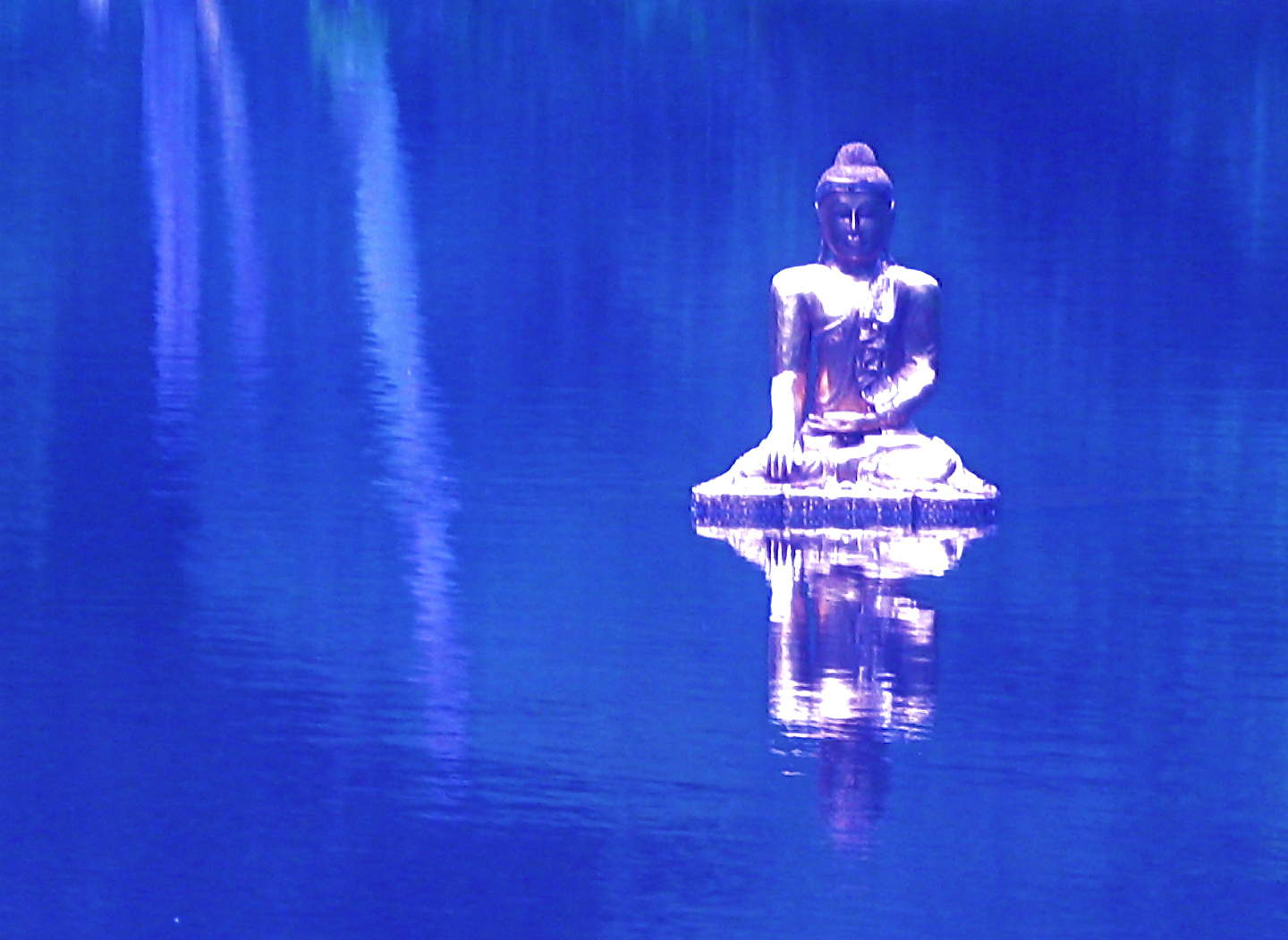 Buddha and Ananda: Sit by the side of your Mind to be meditative