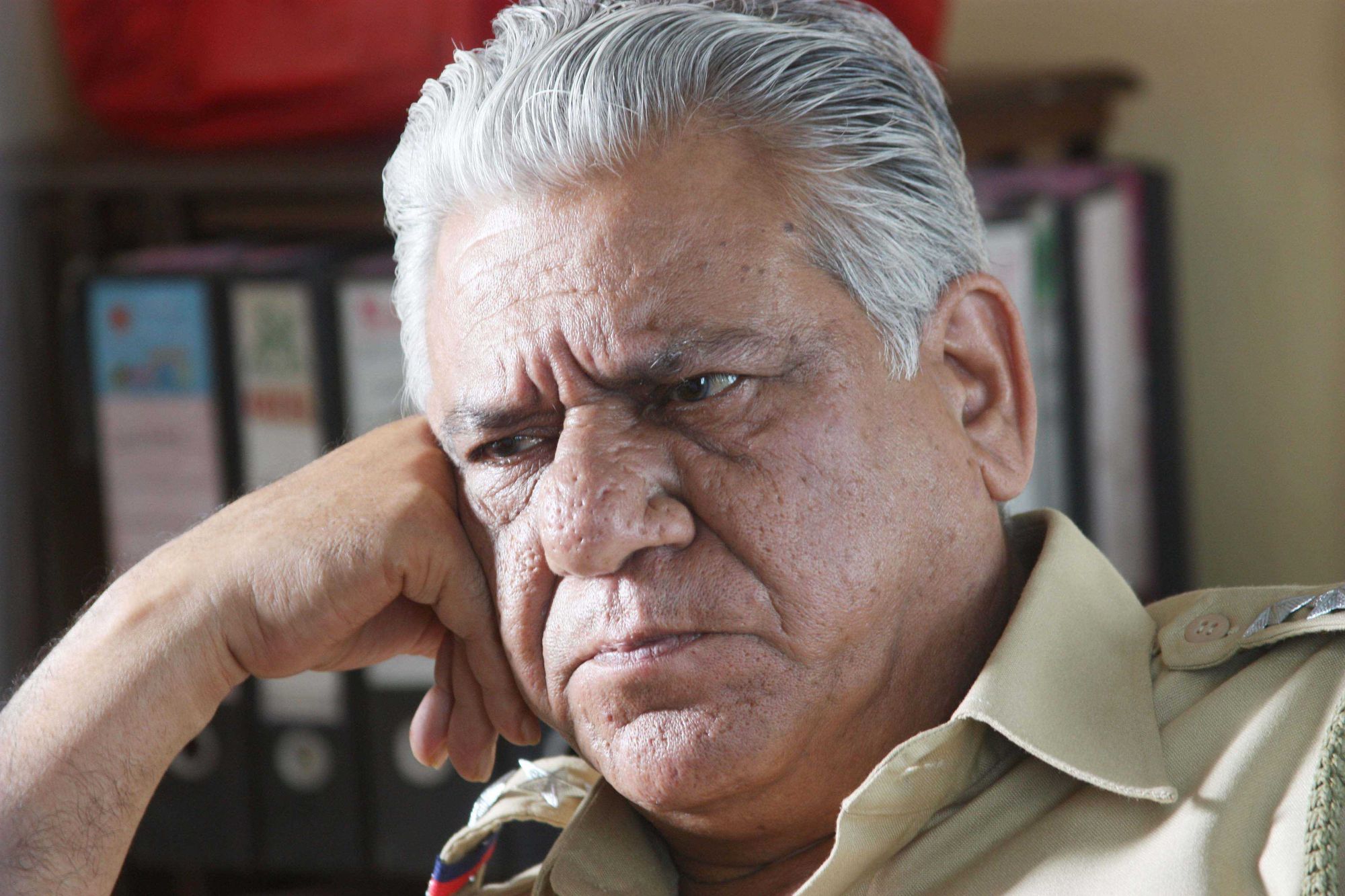 Om Puri’s Shameful Tirade: To Walk to Death Takes Valor, Not A Few Rupees