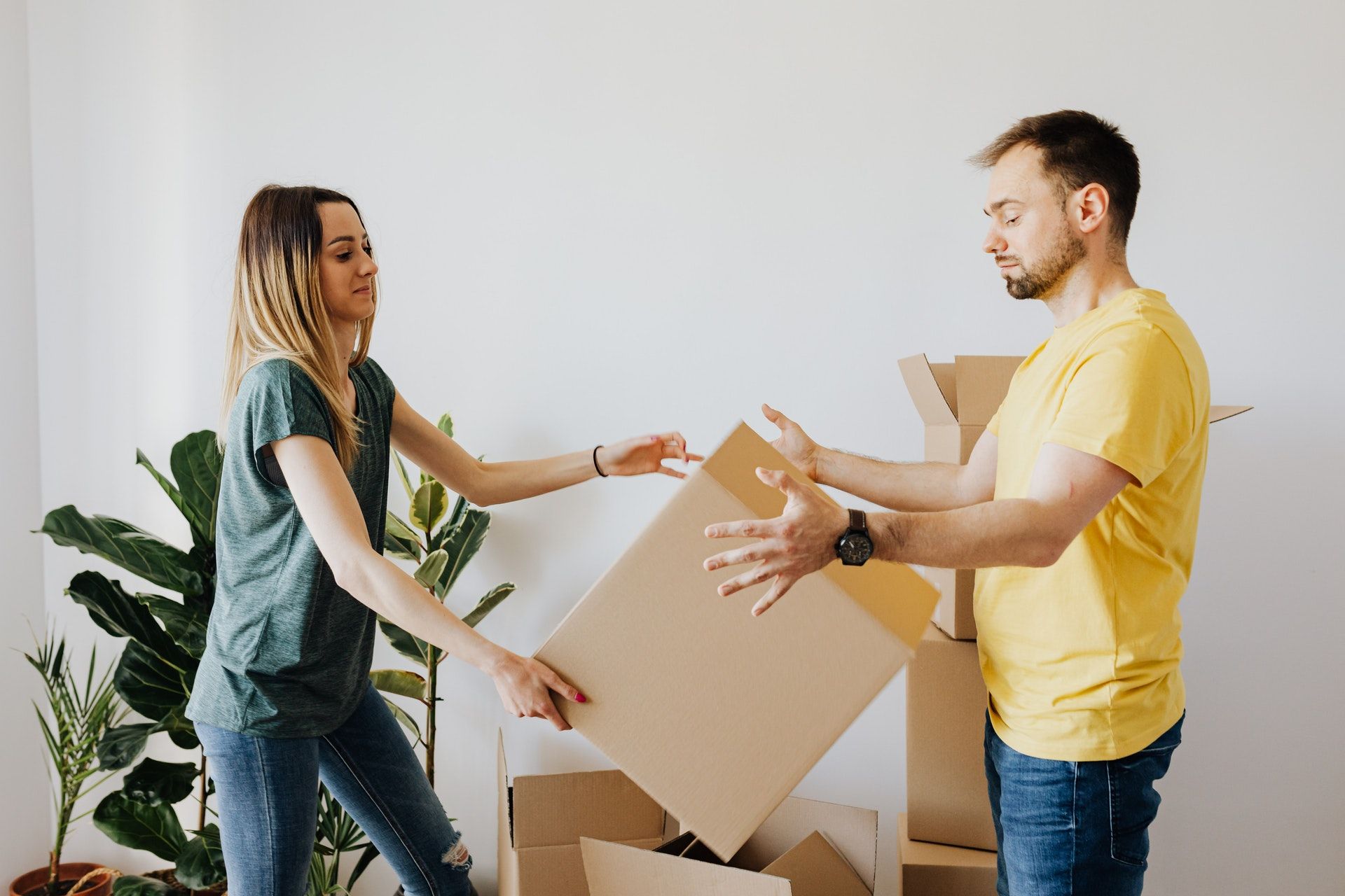                               7 Serious DIY Mistakes When Moving By Yourself                             
                              
